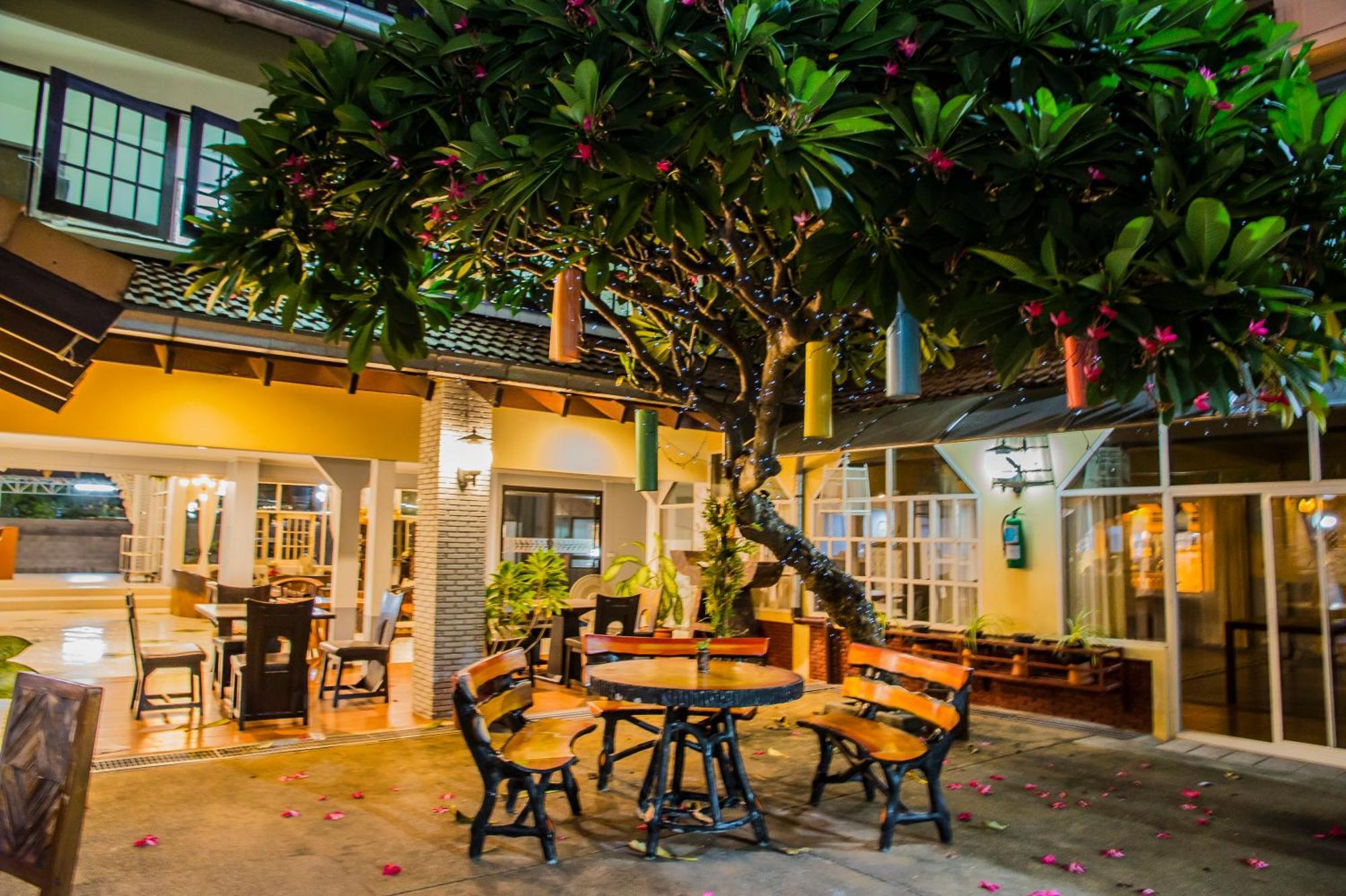 S Lodge Pattaya Formally Sabai Lodge Zewnętrze zdjęcie